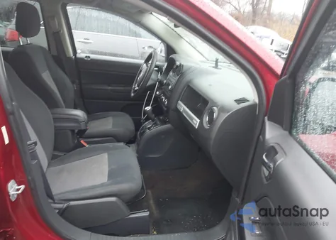 2016 Jeep Compass Sport z USA, uszkodzony, nr VIN 1C4NJDBB2GD657149